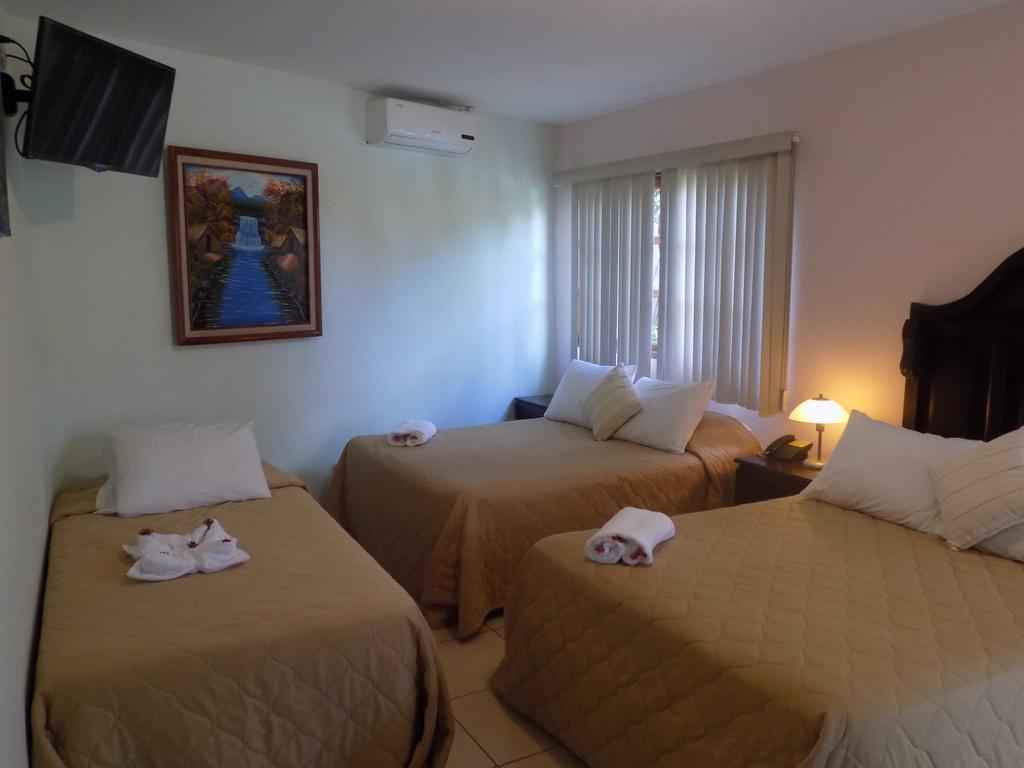 Hotel Los Pinos 마나과 외부 사진